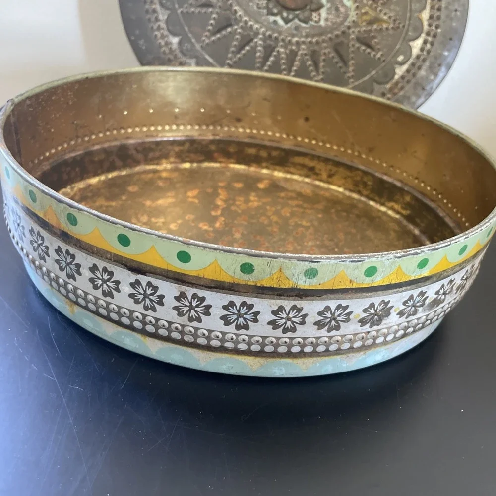 Vintage oval shape embossed Tin Box Pantry Storage‎ Painted Texture Copper Lid